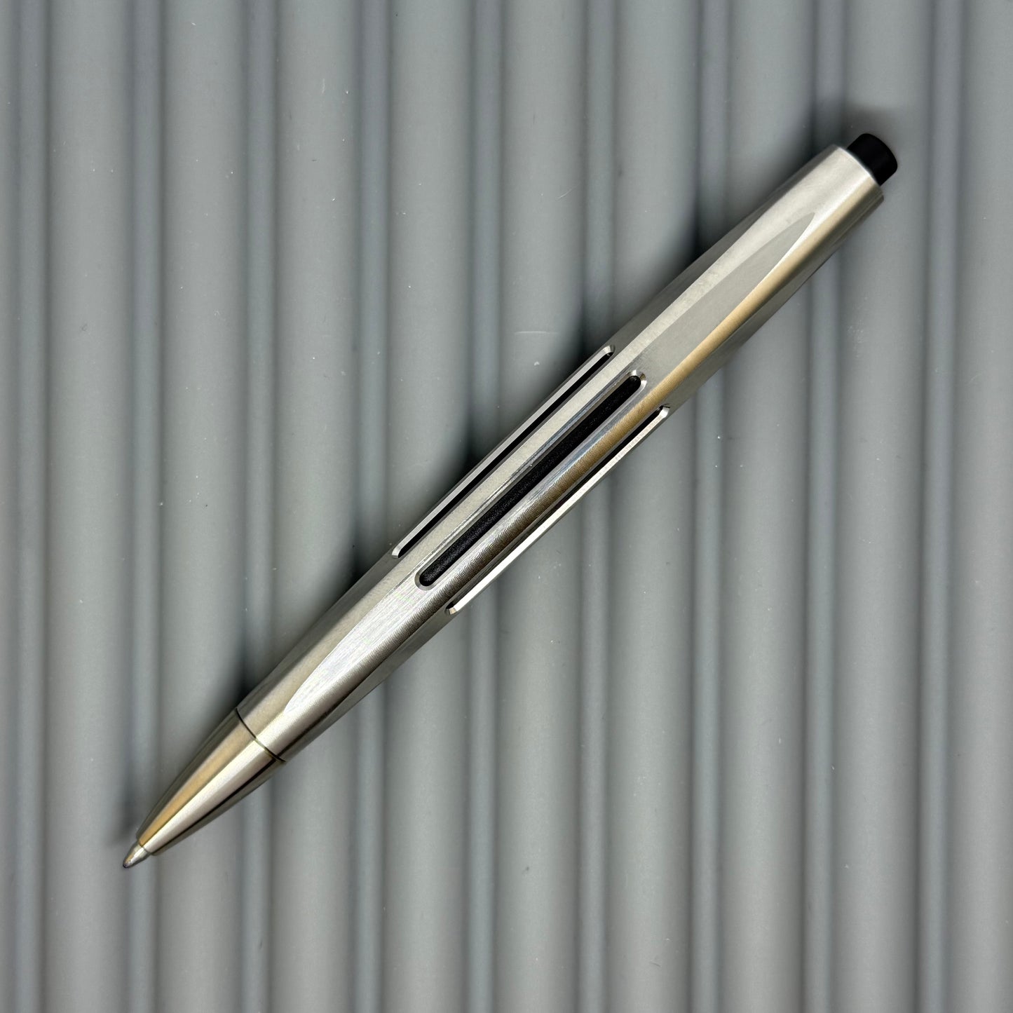 Clickstream / Shiny Titanium