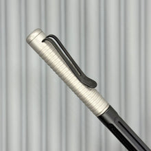 Load image into Gallery viewer, Spoke Pen 2 / Black & Titanium Groove