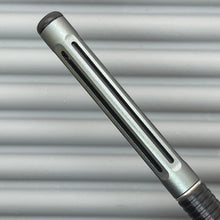 Load image into Gallery viewer, Spoke Pen 2 / Gunmetal with Black Poly Cap