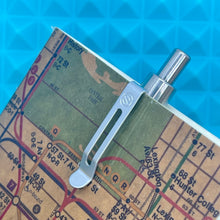 Load image into Gallery viewer, > Spoke Click Model CX: Shiny Titanium / Reverse Taper Grip