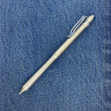 Load image into Gallery viewer, > Spoke Click Model CX: Shiny Titanium / Reverse Taper Grip