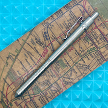 Load image into Gallery viewer, > Spoke Click Model CX: Shiny Titanium / Reverse Taper Grip