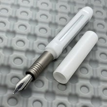 Load image into Gallery viewer, Icon Poly prototype / White