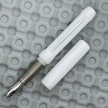 Load image into Gallery viewer, Icon Poly prototype / White