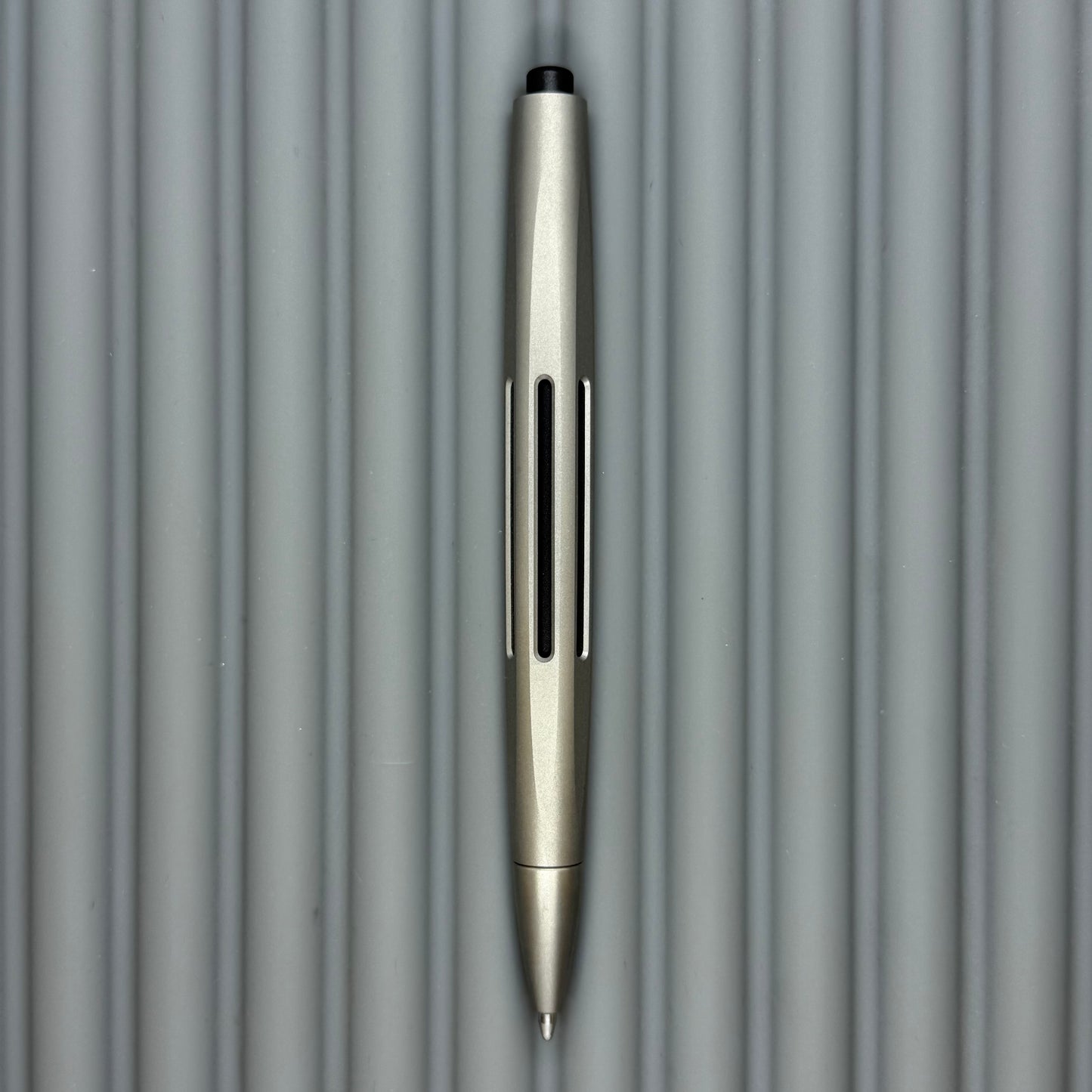 Clickstream / Matte Titanium