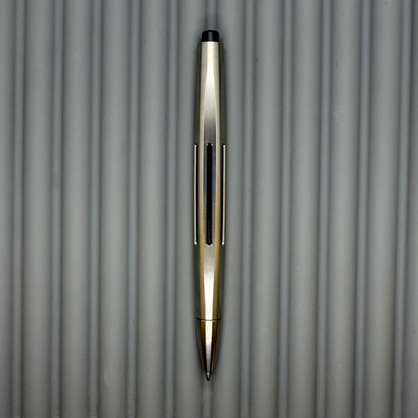 Clickstream / Shiny Titanium