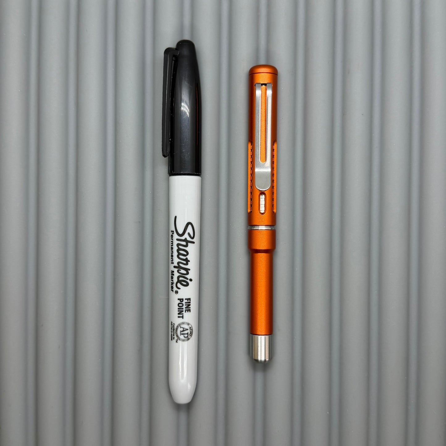 Roady - Slot Lava Orange / Titanium Groove Grip