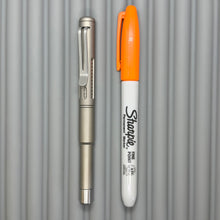 Load image into Gallery viewer, Roady XL / Matte Titanium - Slot Cap - Groove Grip