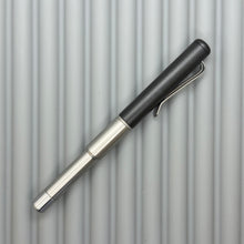 Load image into Gallery viewer, Roady  XL / Titanium - Knurled Grip, Black Aluminum Cap