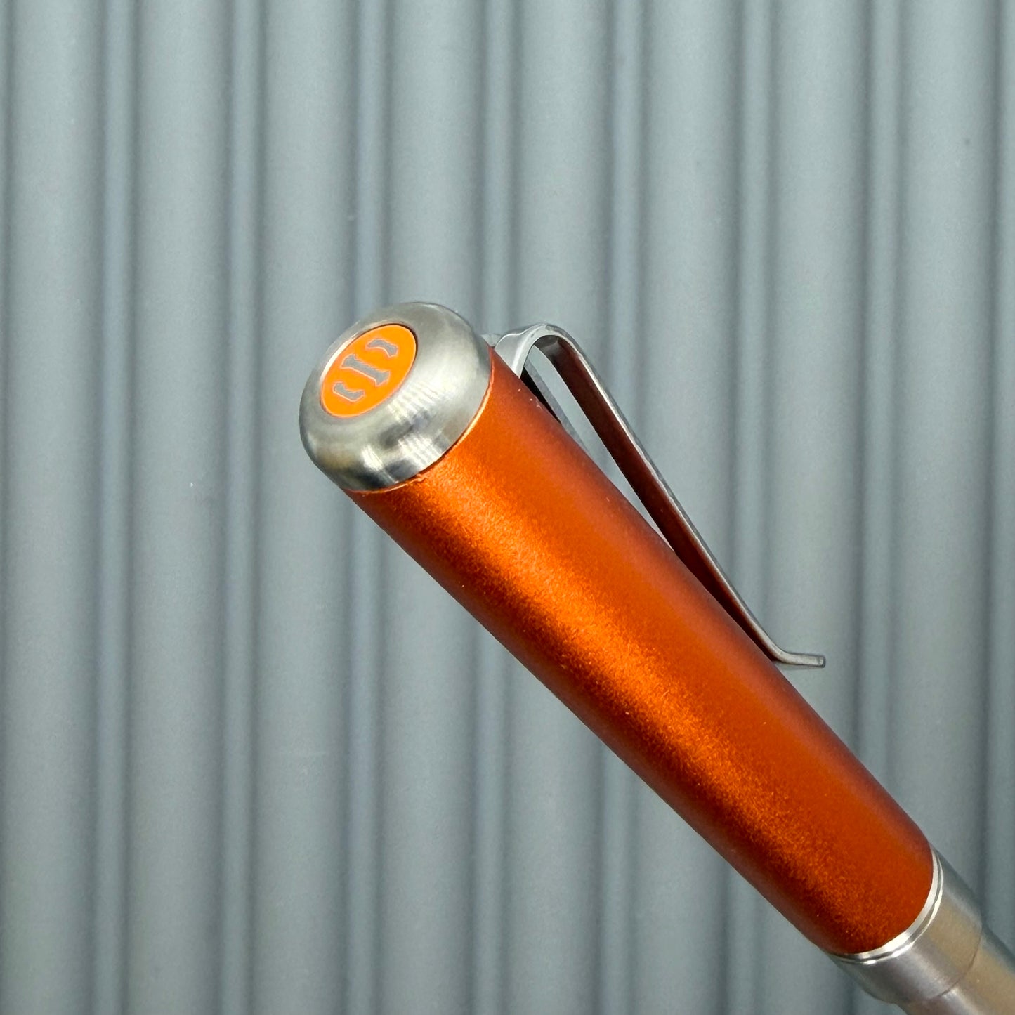 Roady - Titanium / Orange Lava Cap