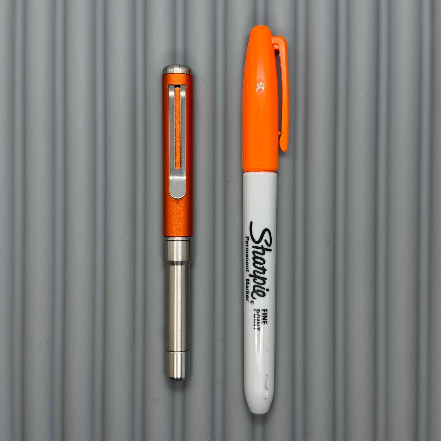 Roady - Titanium / Orange Lava Cap