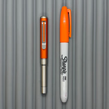 Load image into Gallery viewer, Roady - Titanium / Orange Lava Cap