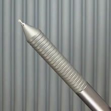 Load image into Gallery viewer, > Spoke Click Model C: Gunmetal Ano Aluminum /  Matte Titanium Grooved Grip