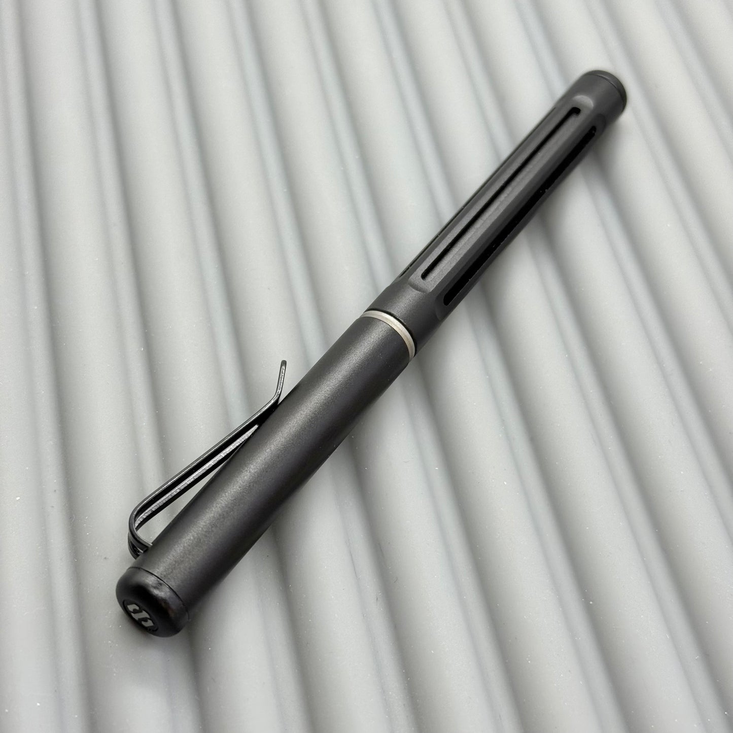 Spoke Pen 2 / Classic Black - Knurled Grip