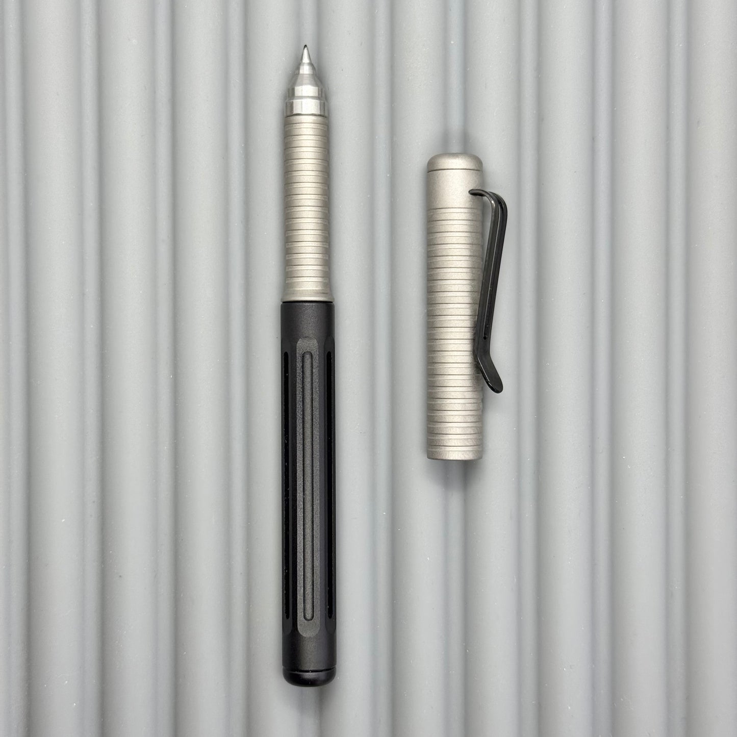 Spoke Pen 2 / Black & Titanium Groove