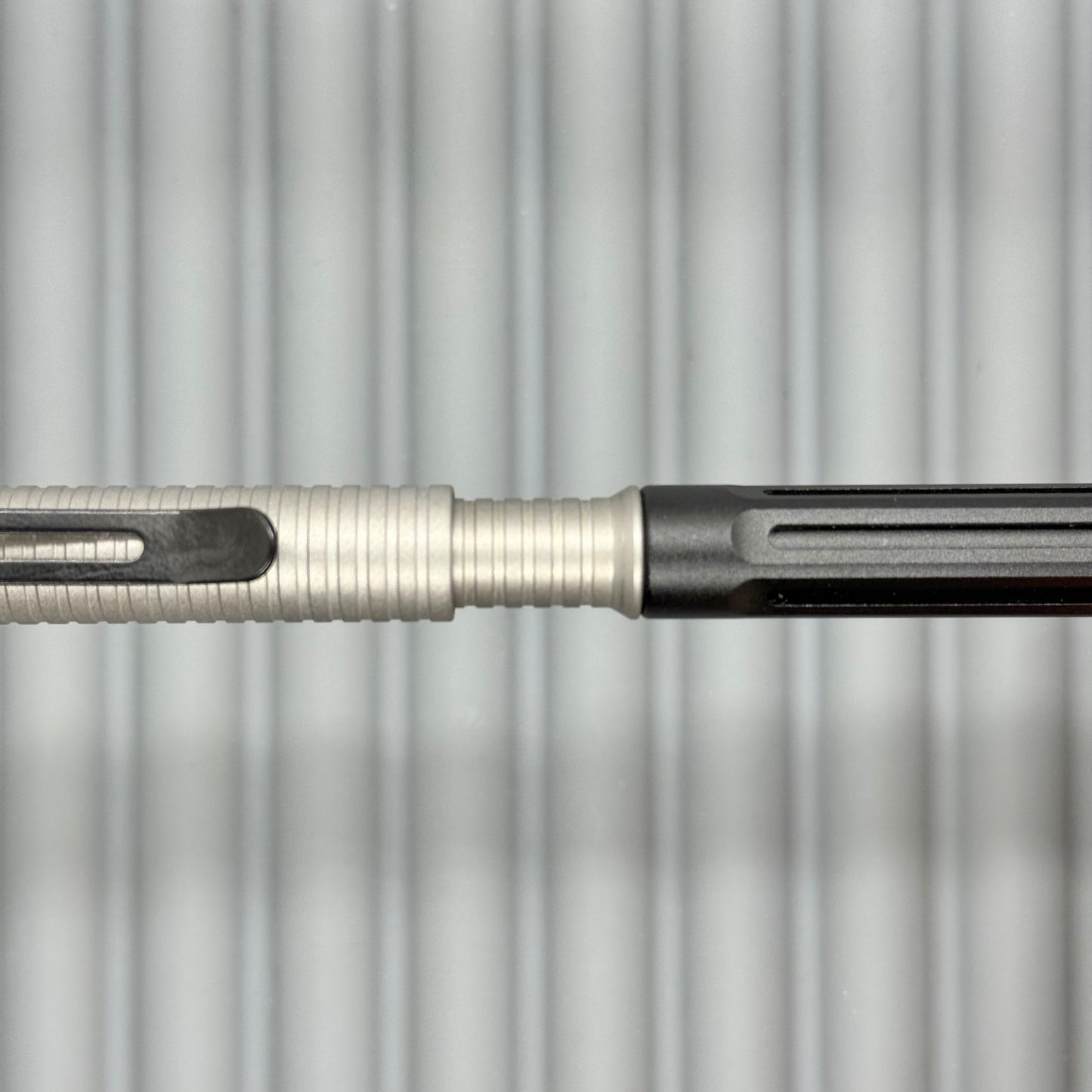 Spoke Pen 2 / Black & Titanium Groove