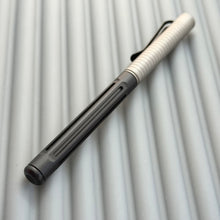 Load image into Gallery viewer, Spoke Pen 2 / Black &amp; Titanium Groove
