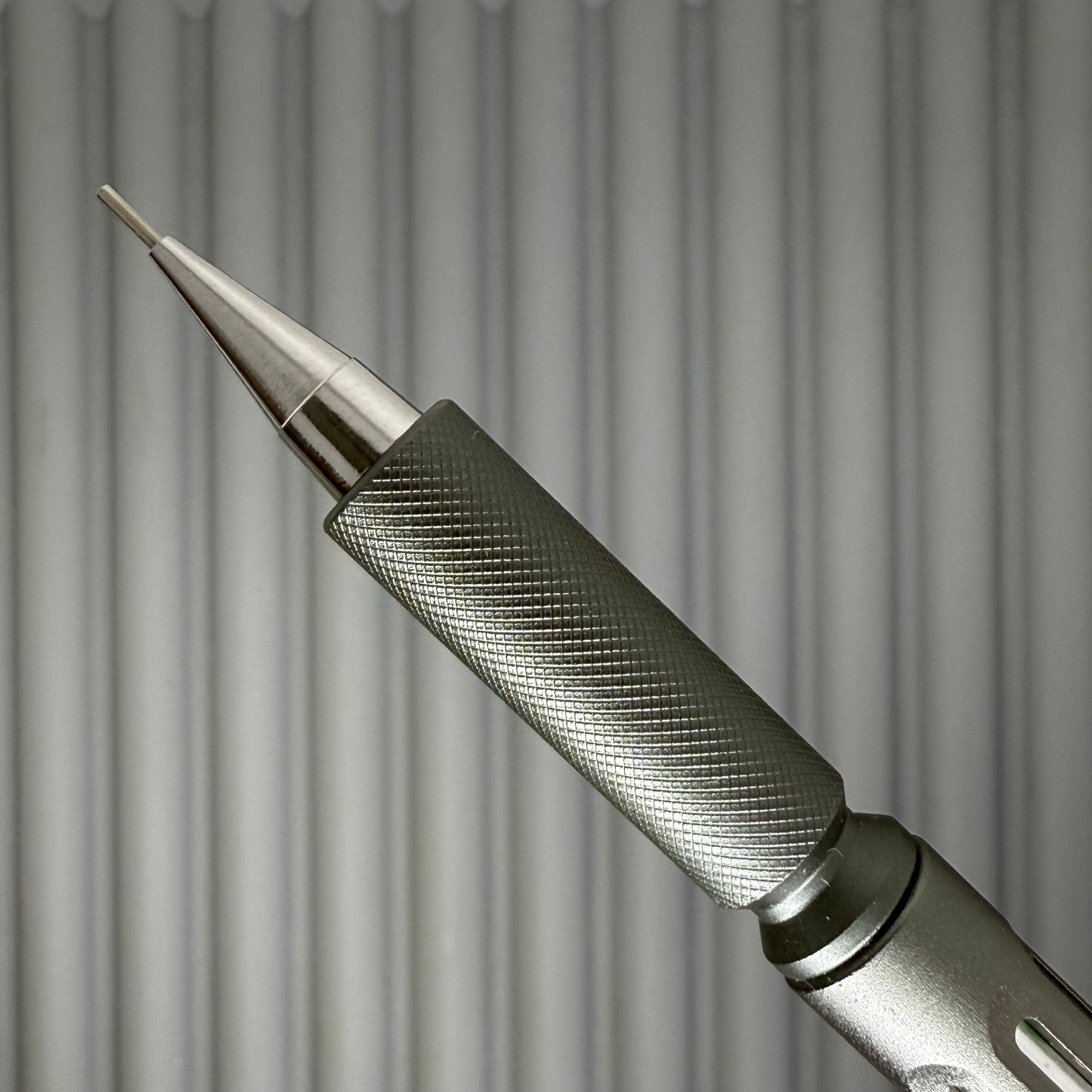 Model 6 / Gunmetal-Silver 0.9mm