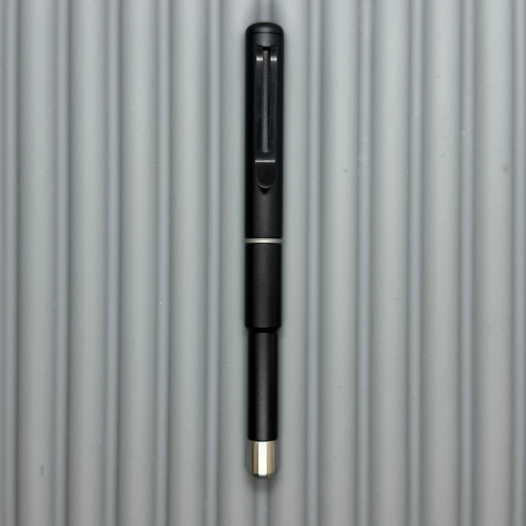 Roady XL / Black - matte knurl Titanium grip