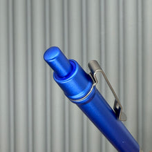 Load image into Gallery viewer, &gt; Spoke Click Model CX: Blue Aluminum / Matte Titanium Knurled Grip