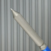 Load image into Gallery viewer, &gt; Spoke Click Model CX: Blue Aluminum / Matte Titanium Knurled Grip