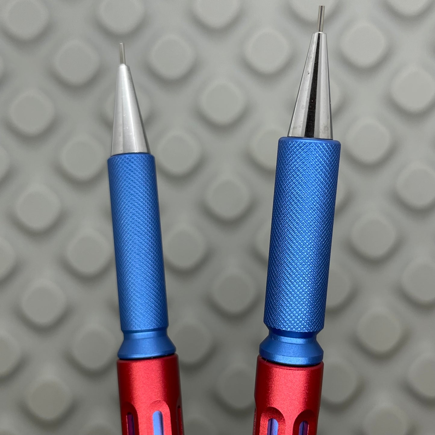 Model 6 / Red-Blue-Blue 0.5mm