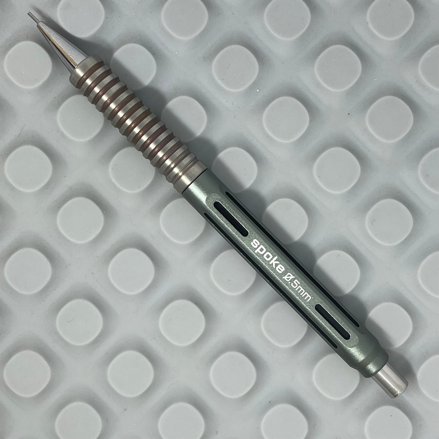 #spokehack Model 4 / Supergroove Bronze Stripe Titanium Grip