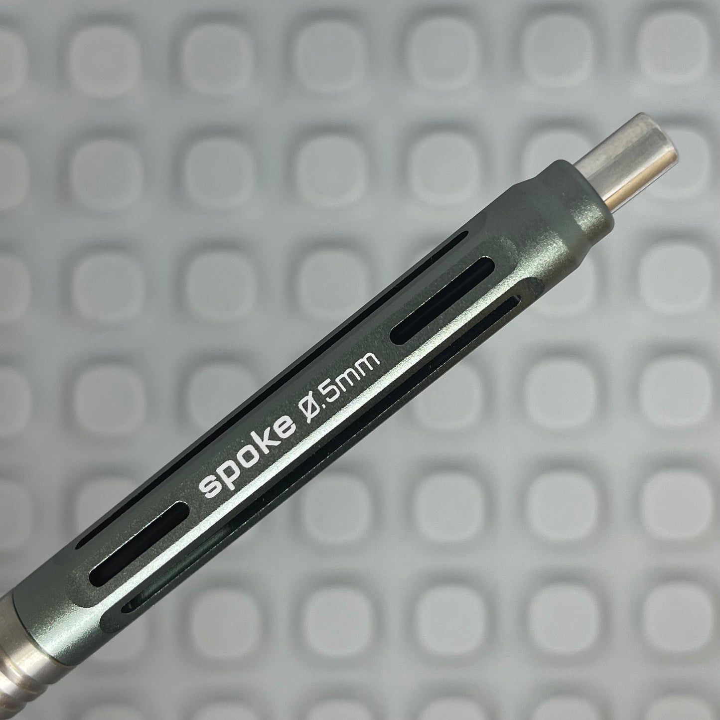 #spokehack Model 4 / Supergroove Bronze Stripe Titanium Grip