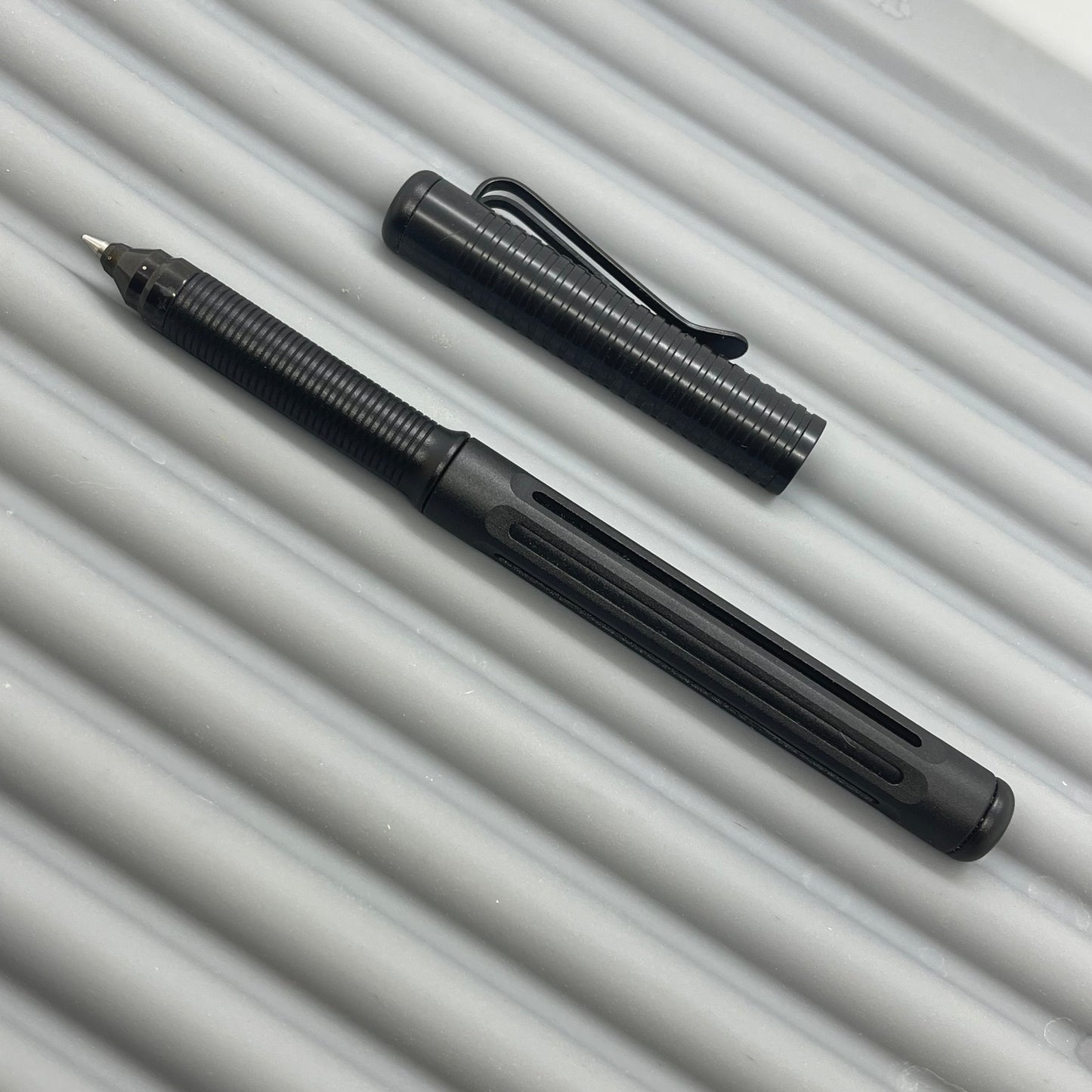 Spoke Pen 2 / Blackout