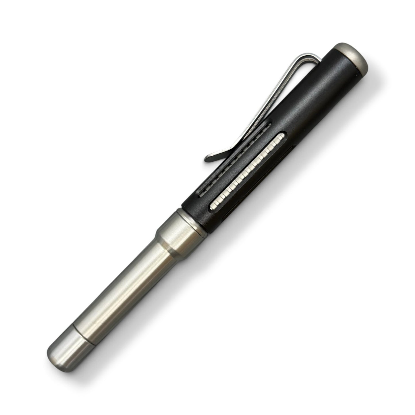 Roady  / Titanium - Groove Grip - Slotted Black Aluminum Cap