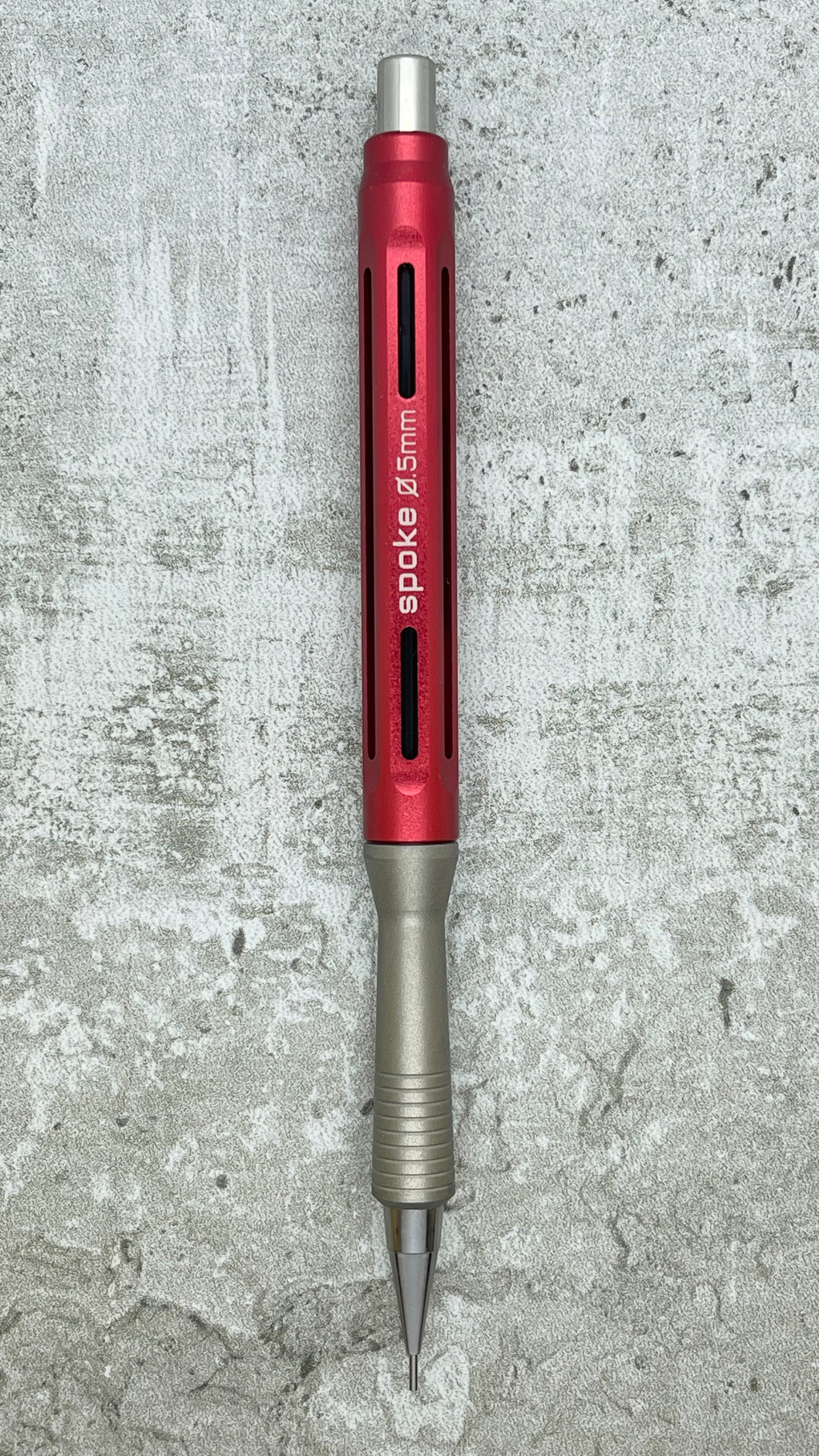 Model 4 / Inverse Grip, Matte Titanium