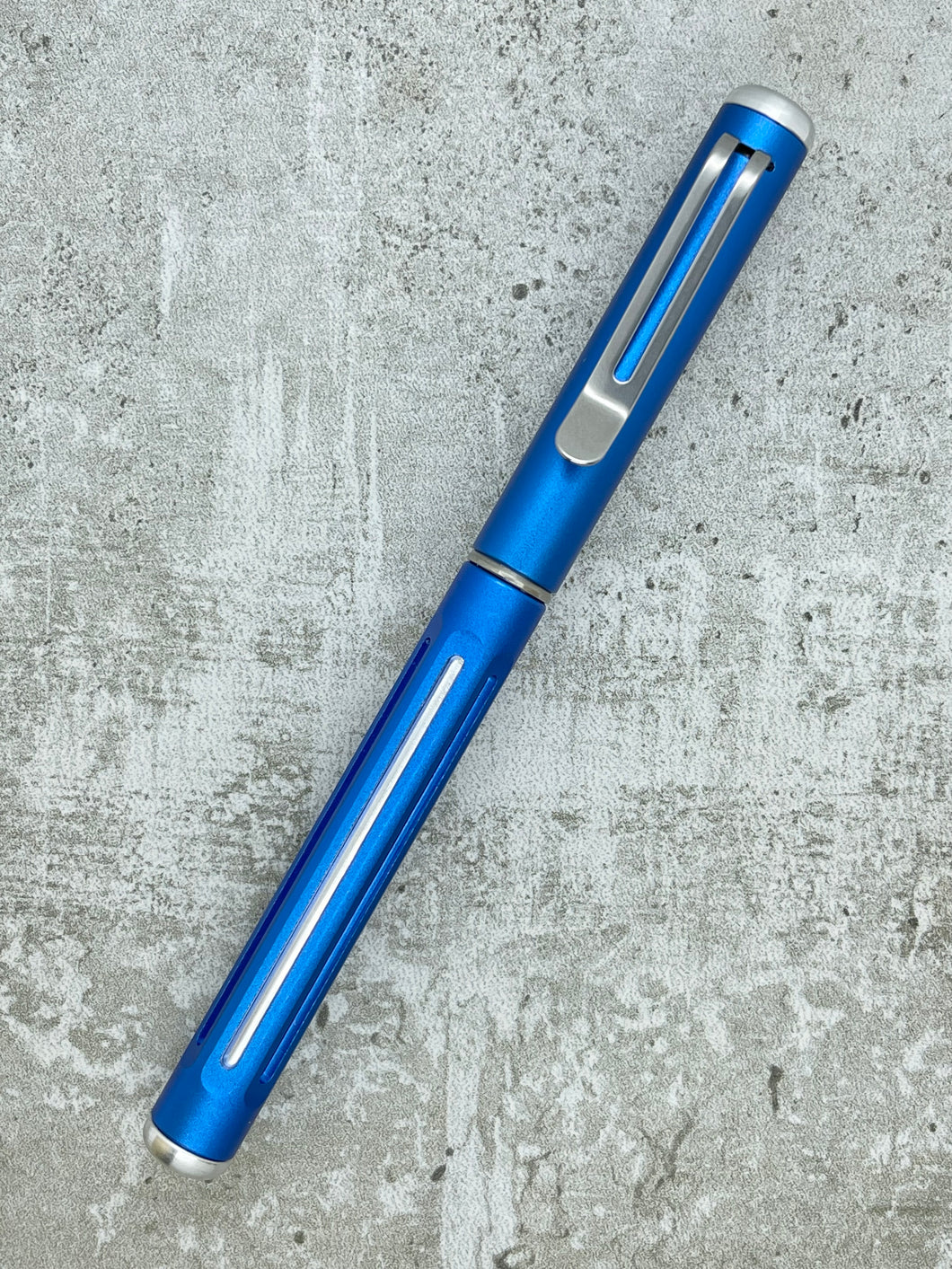 Spoke Pen 2 / Blue Crush