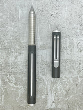 Load image into Gallery viewer, Spoke Pen 2 / Black Crush