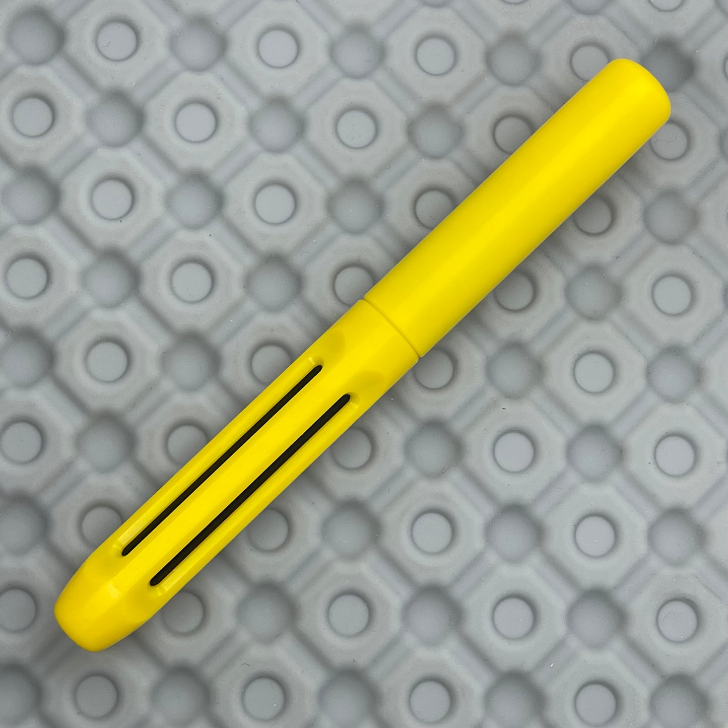 Icon Poly prototype / Yellow