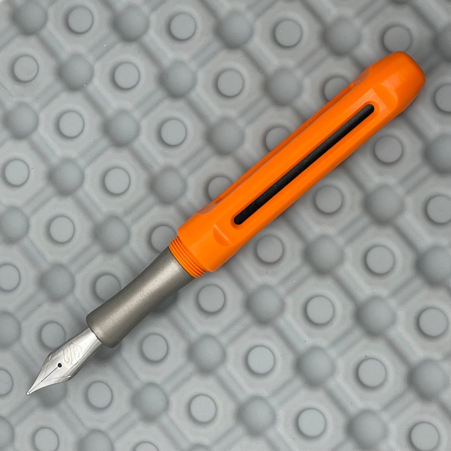 Icon Poly prototype / Blaze Orange
