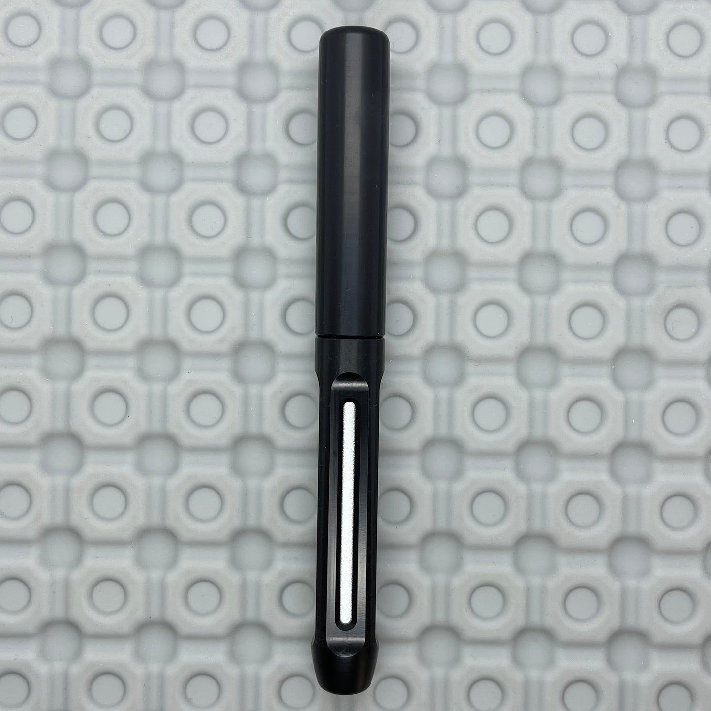 Icon Poly prototype / Black
