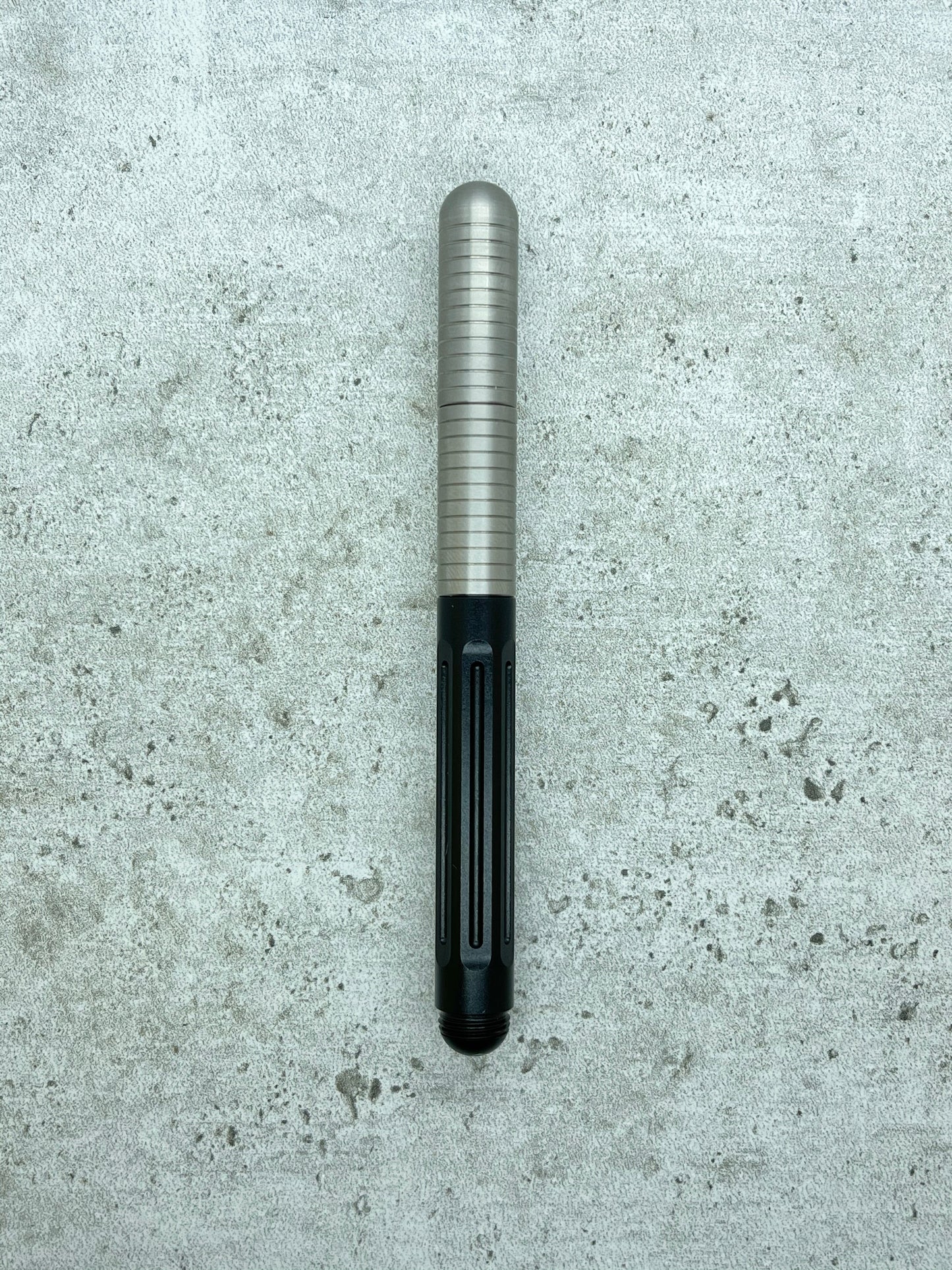 Axle / Titanium (select color)
