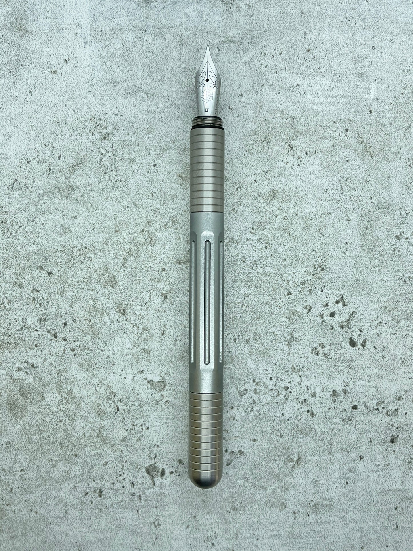 Axle / Titanium (select color)