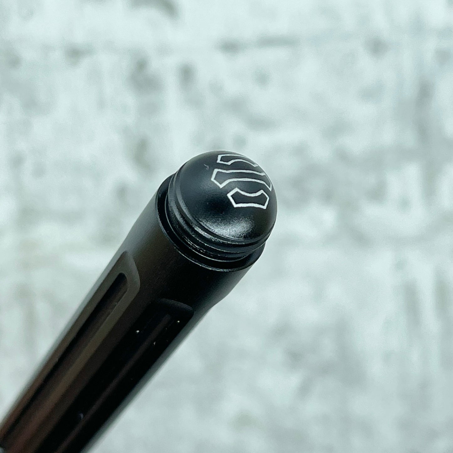 Axle / Titanium (select color)