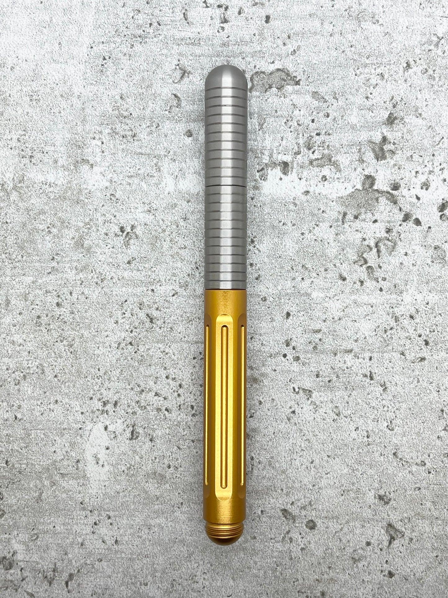 Axle / Titanium (select color)
